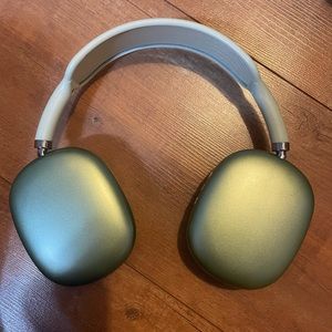 Green noise canceling bluetooth headphones
